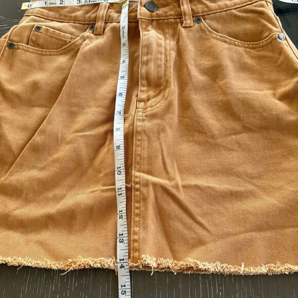 RVCA ROWDY 100% Cotton Light Orange/Tan Zip Up Skirt Raw Hem Women’s Size 27 - Picture 7 of 9